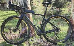 700C Carbon Road Bike Wheelset Clincher Tubeless Paintless Rims Center Lock Hub