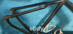 Carbon fibre 23.5 Gravel Road Bike Frame and Forks 700c Disc Brake Wheel