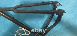 Carbon fibre 23.5 Gravel Road Bike Frame and Forks 700c Disc Brake Wheel