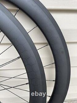 DT Swiss Carbon TUBELESS Wheelset. Rim Brake. Weight 1390g