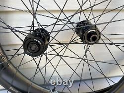 ENVE SES 4.5 AR DISC Wheelset Tubeless Clincher DT Swiss 240 Hubs. 11spd. + Tires