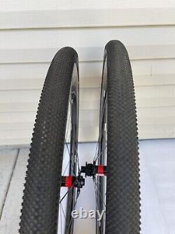 ENVE SES 4.5 AR DISC Wheelset Tubeless Clincher DT Swiss 240 Hubs. 11spd. + Tires