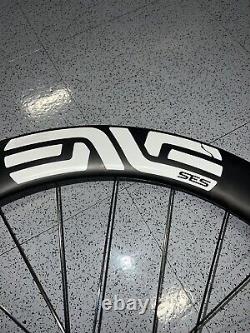 ENVE SES 5.6 Carbon Tubeless Wheelset Disc ENVE 25M Road Tires Muc-OFF Tape Kit