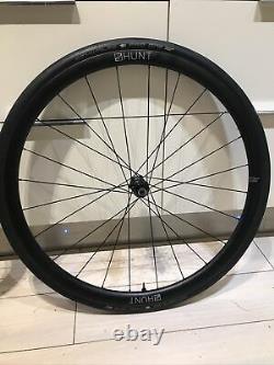 Hunt 30 MM Carbon disc wheels 700c Shimano QR axel road race bike