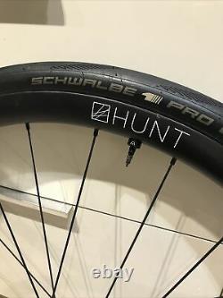 Hunt 30 MM Carbon disc wheels 700c Shimano QR axel road race bike